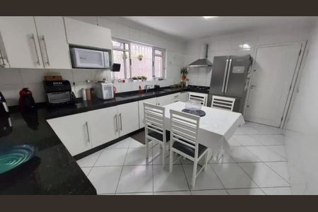 Casa à venda com 170m², 4 quartos e 2 vagasFoto 05