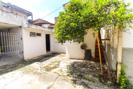 Casa à venda com 80m², 2 quartos e 6 vagas Casa à venda com 80m², 2 quartos e 6 vagasQuintal
