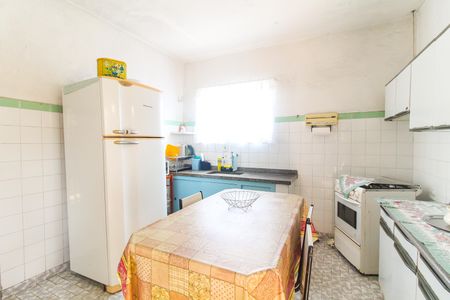Casa à venda com 80m², 2 quartos e 6 vagas Casa à venda com 80m², 2 quartos e 6 vagasCozinha
