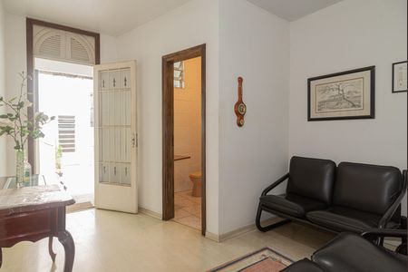 Casa à venda com 232m², 3 quartos e 2 vagas Casa à venda com 232m², 3 quartos e 2 vagasEscritório (Recepção)