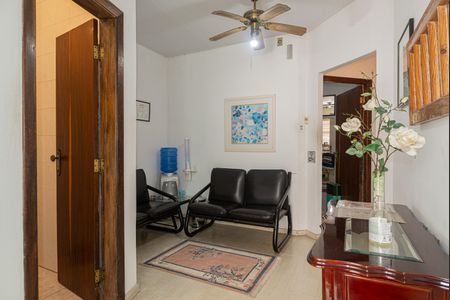 Casa à venda com 232m², 3 quartos e 2 vagas Casa à venda com 232m², 3 quartos e 2 vagasEscritório (Recepção)