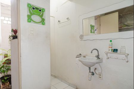 Casa à venda com 232m², 3 quartos e 2 vagas Casa à venda com 232m², 3 quartos e 2 vagasBanheiro de Serviço