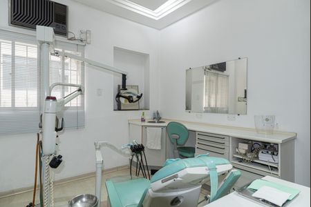 Casa à venda com 232m², 3 quartos e 2 vagas Casa à venda com 232m², 3 quartos e 2 vagasEscritório (consultório)