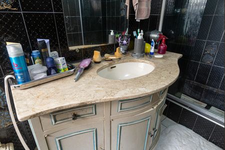 Casa à venda com 232m², 3 quartos e 2 vagas Casa à venda com 232m², 3 quartos e 2 vagasBanheiro 2