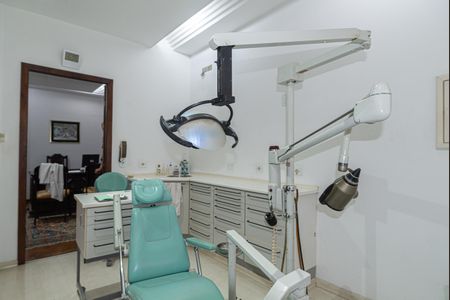 Casa à venda com 232m², 3 quartos e 2 vagas Casa à venda com 232m², 3 quartos e 2 vagasEscritório (consultório)