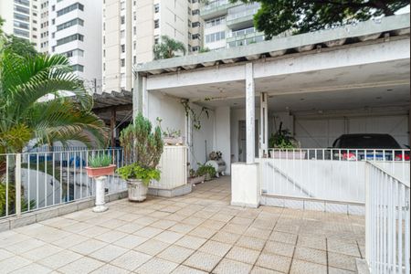 Casa à venda com 232m², 3 quartos e 2 vagas Casa à venda com 232m², 3 quartos e 2 vagasQuintal