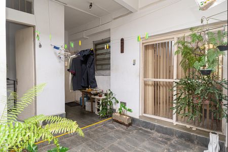 Casa à venda com 232m², 3 quartos e 2 vagas Casa à venda com 232m², 3 quartos e 2 vagasQuintal