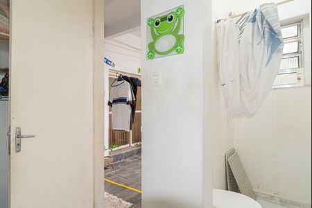 Casa à venda com 232m², 3 quartos e 2 vagas Casa à venda com 232m², 3 quartos e 2 vagasBanheiro de Serviço