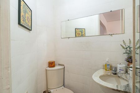 Casa à venda com 232m², 3 quartos e 2 vagas Casa à venda com 232m², 3 quartos e 2 vagasLavabo