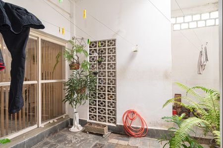 Casa à venda com 232m², 3 quartos e 2 vagas Casa à venda com 232m², 3 quartos e 2 vagasQuintal