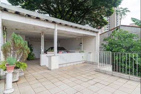 Casa à venda com 232m², 3 quartos e 2 vagas Casa à venda com 232m², 3 quartos e 2 vagasQuintal