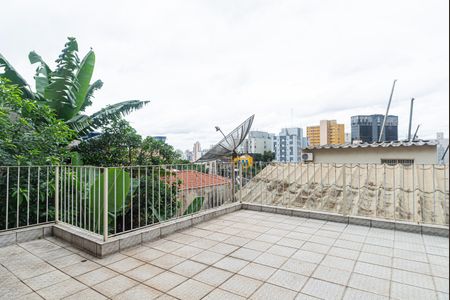 Casa à venda com 232m², 3 quartos e 2 vagas Casa à venda com 232m², 3 quartos e 2 vagasQuintal