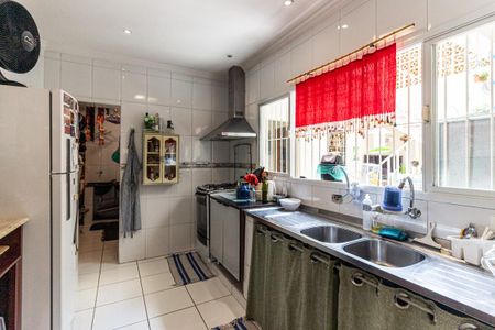 Casa de condomínio à venda com 200m², 4 quartos e 3 vagasCozinha