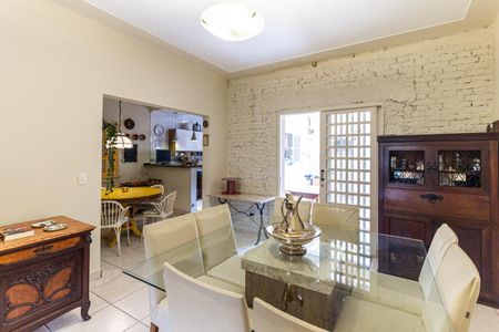 Casa de condomínio à venda com 200m², 4 quartos e 3 vagasSala de Jantar