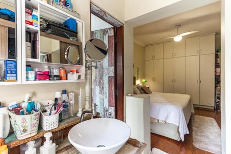 Casa de condomínio à venda com 200m², 4 quartos e 3 vagasSuíte 1