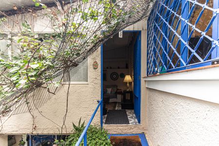 Casa de condomínio à venda com 200m², 4 quartos e 3 vagasEntrada