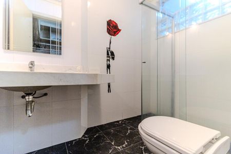 Apartamento à venda com 89m², 2 quartos e 1 vaga Apartamento à venda com 89m², 2 quartos e 1 vagaBanheiro da Suíte