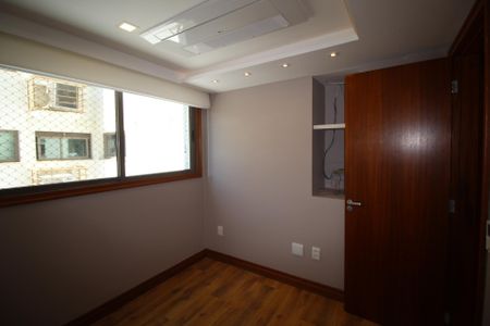 Quarto 1 de apartamento à venda com 4 quartos, 131m² em Três Figueiras, Porto Alegre