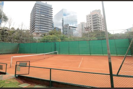 Apartamento à venda com 131m², 4 quartos e 2 vagas Apartamento à venda com 131m², 4 quartos e 2 vagasQuadra Esportiva