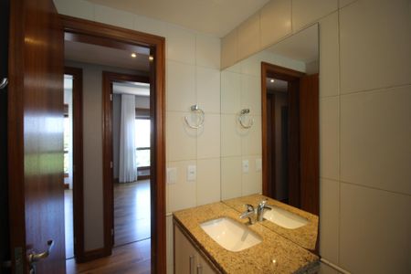 Apartamento à venda com 131m², 4 quartos e 2 vagasBanheiro