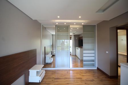 Apartamento à venda com 131m², 4 quartos e 2 vagasSuíte 1