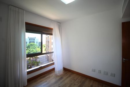 Apartamento à venda com 131m², 4 quartos e 2 vagasQuarto 2
