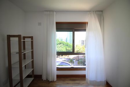 Apartamento à venda com 131m², 4 quartos e 2 vagasQuarto 2