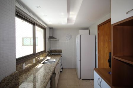 Apartamento à venda com 131m², 4 quartos e 2 vagasCozinha