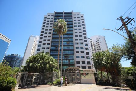 Apartamento à venda com 131m², 4 quartos e 2 vagasFachada