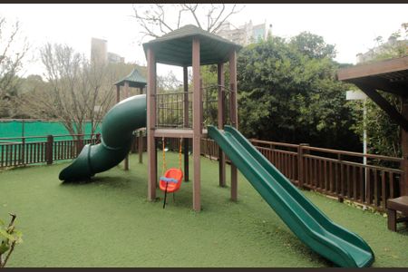 Apartamento à venda com 131m², 4 quartos e 2 vagas Apartamento à venda com 131m², 4 quartos e 2 vagasÁrea comum - Playground