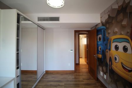 Apartamento à venda com 131m², 4 quartos e 2 vagasQuarto 3