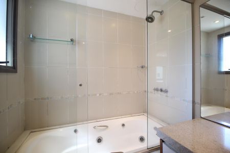 Apartamento à venda com 131m², 4 quartos e 2 vagasBanheiro da Suíte 1