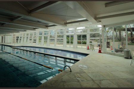 Apartamento à venda com 131m², 4 quartos e 2 vagas Apartamento à venda com 131m², 4 quartos e 2 vagasPiscina Coberta