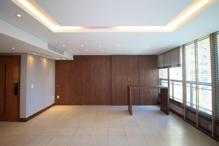 Sala de apartamento à venda com 4 quartos, 131m² em Três Figueiras, Porto Alegre