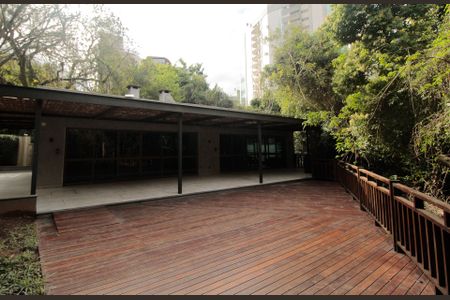 Apartamento à venda com 131m², 4 quartos e 2 vagas Apartamento à venda com 131m², 4 quartos e 2 vagasÁrea comum - Salão de festas