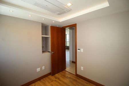 Apartamento à venda com 131m², 4 quartos e 2 vagasQuarto 1