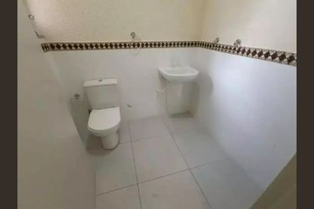 Casa à venda com 219m², 3 quartos e 3 vagas Casa à venda com 219m², 3 quartos e 3 vagasFoto 09