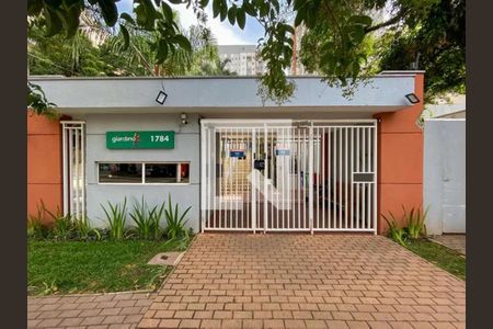 Apartamento para alugar com 70m², 2 quartos e 1 vagaFachada