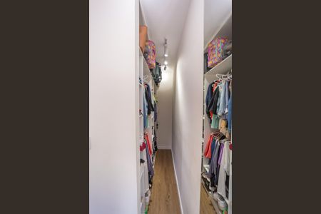 Casa de condomínio à venda com 115m², 2 quartos e 2 vagasCloset do quarto 2