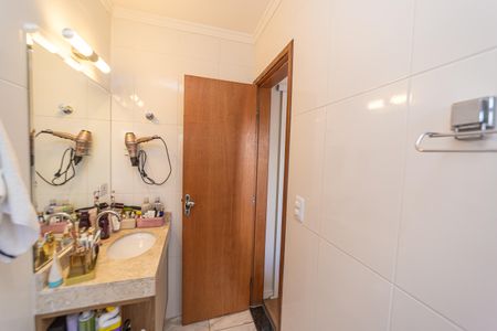 Casa de condomínio à venda com 115m², 2 quartos e 2 vagasBanheiro do Quarto 2