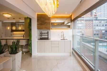 Apartamento para alugar com 105m², 2 quartos e 2 vagas Apartamento para alugar com 105m², 2 quartos e 2 vagasVaranda