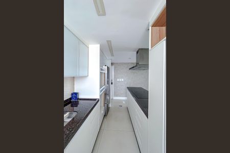 Apartamento à venda com 74m², 2 quartos e 3 vagasCozinha