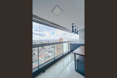 Apartamento à venda com 74m², 2 quartos e 3 vagasVaranda