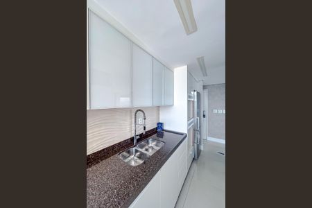 Apartamento à venda com 74m², 2 quartos e 3 vagasCozinha