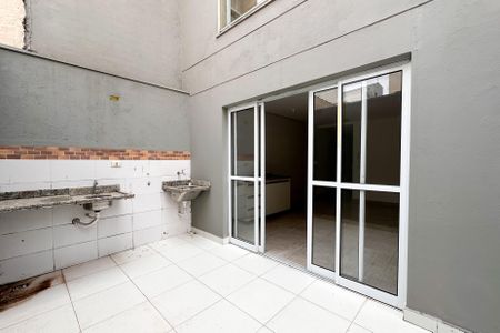 Apartamento à venda com 51m², 2 quartos e 1 vaga Apartamento à venda com 51m², 2 quartos e 1 vagaQuintal