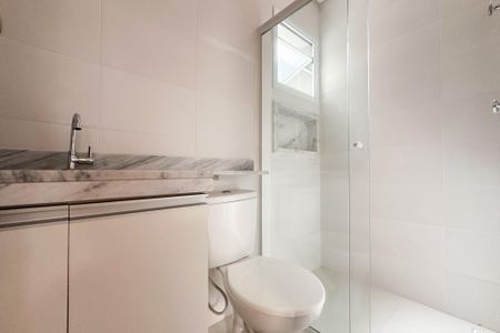 Apartamento à venda com 51m², 2 quartos e 1 vaga Apartamento à venda com 51m², 2 quartos e 1 vagaBanheiro Social