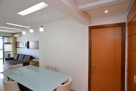 Sala de apartamento para alugar com 3 quartos, 130m² em Barra da Tijuca, Rio de Janeiro