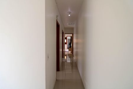 Casa à venda com 167m², 5 quartos e 2 vagasCorredor