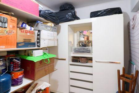 Casa à venda com 167m², 5 quartos e 2 vagasQuarto de Serviço