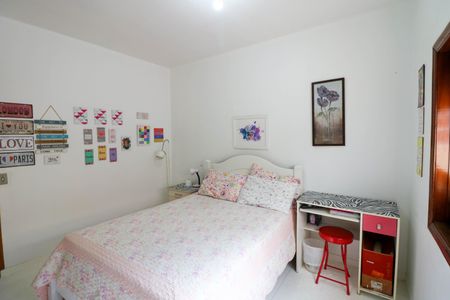 Casa à venda com 167m², 5 quartos e 2 vagasQuarto 2